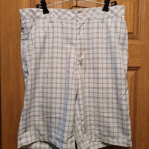 St. Andrews Of Scotland Shorts Size 32 EUC!
